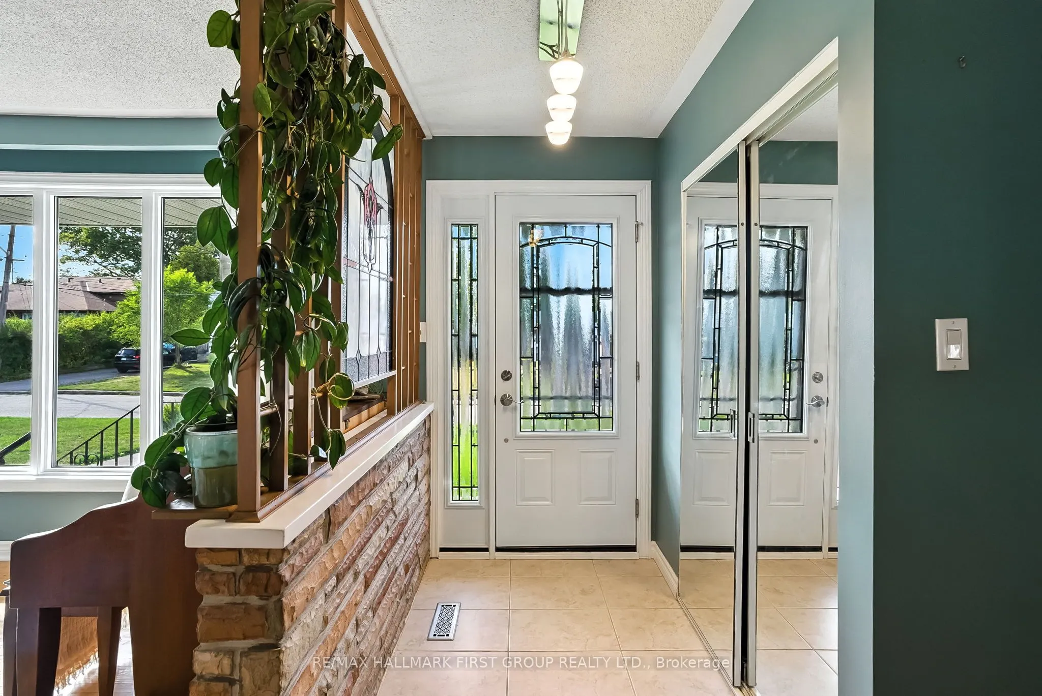865 Marinet Crescent