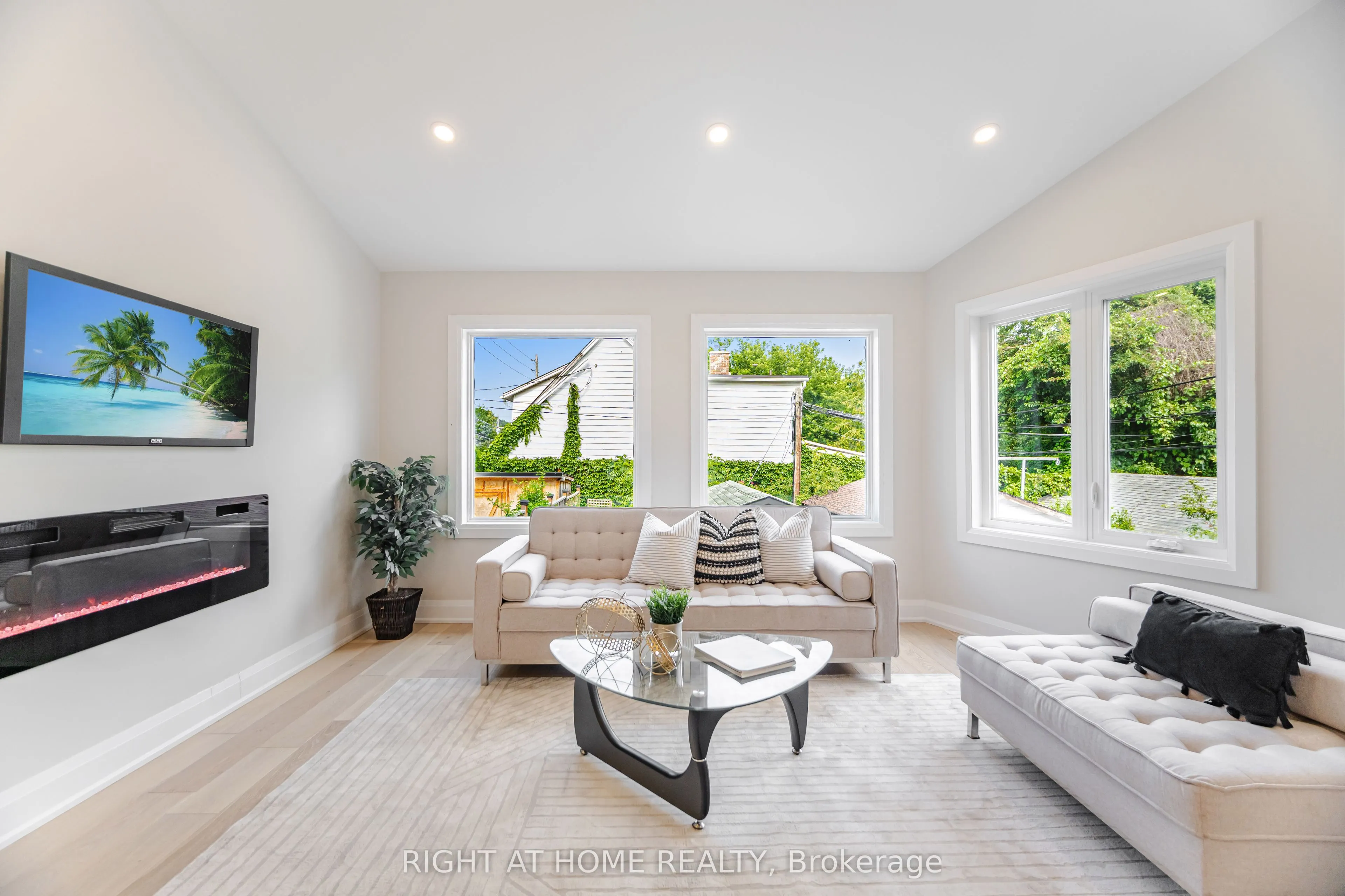 23 Bowmore Road