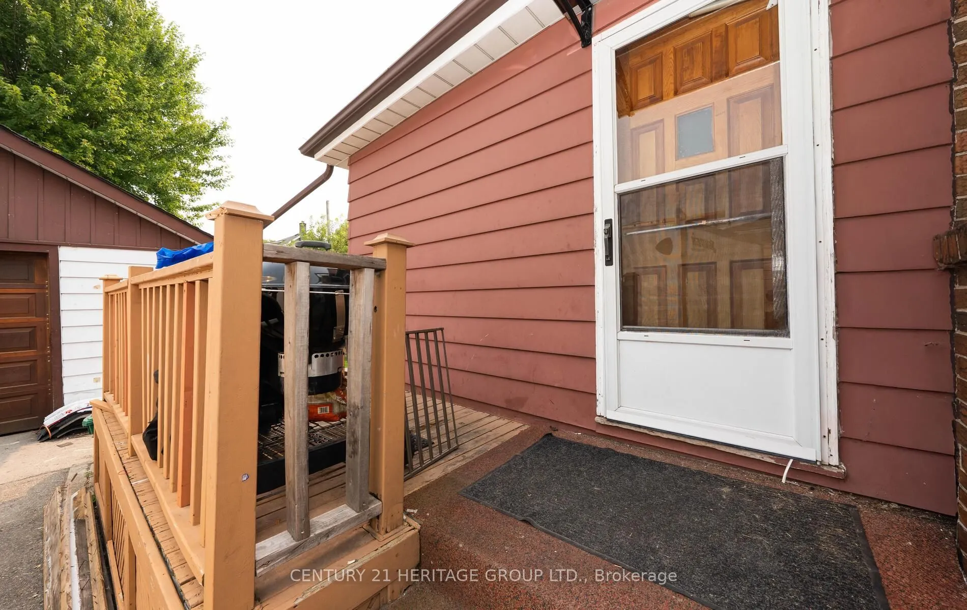 203 Hibbert Avenue