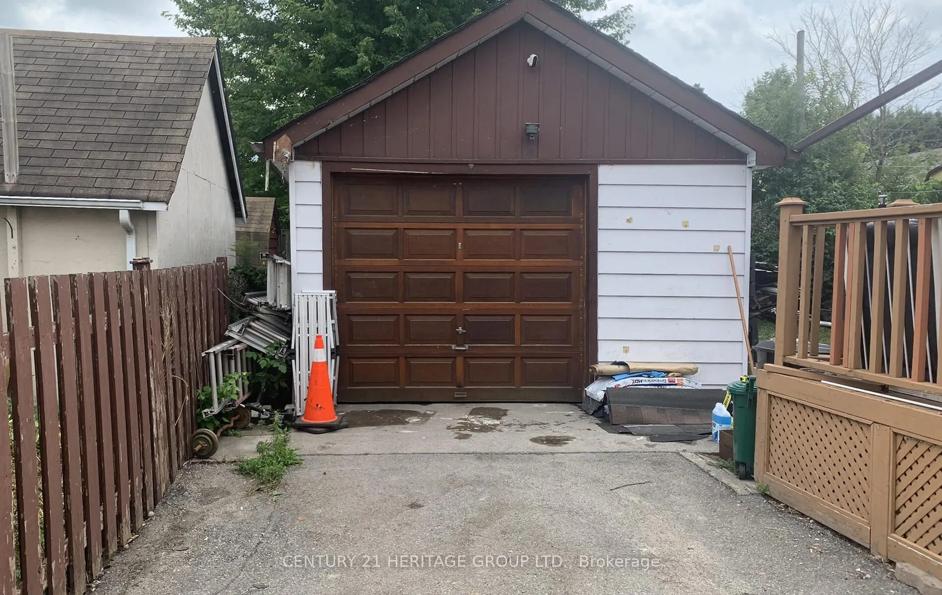 203 Hibbert Avenue