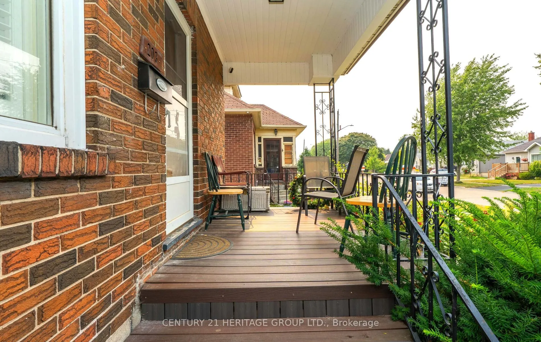 203 Hibbert Avenue