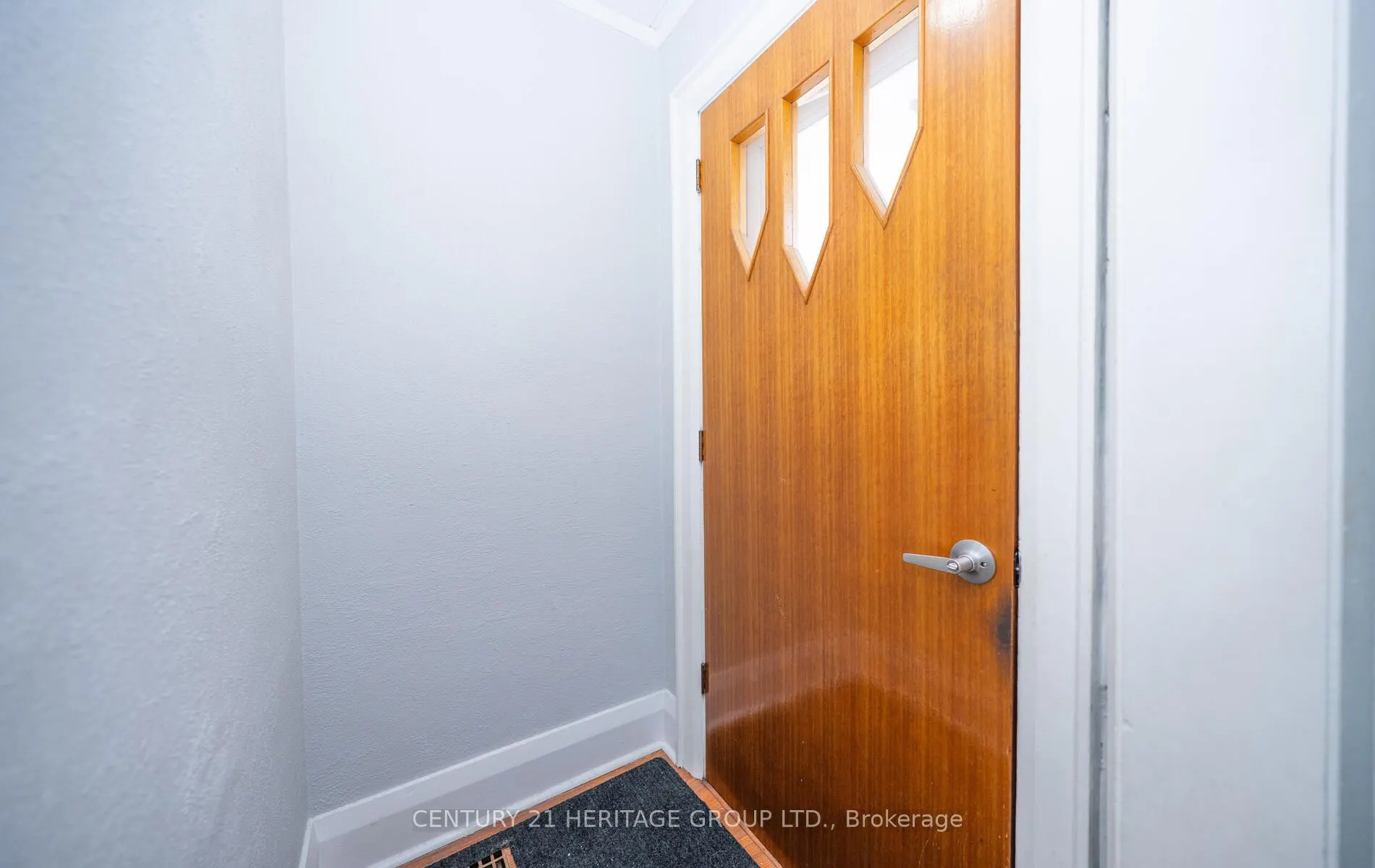 203 Hibbert Avenue