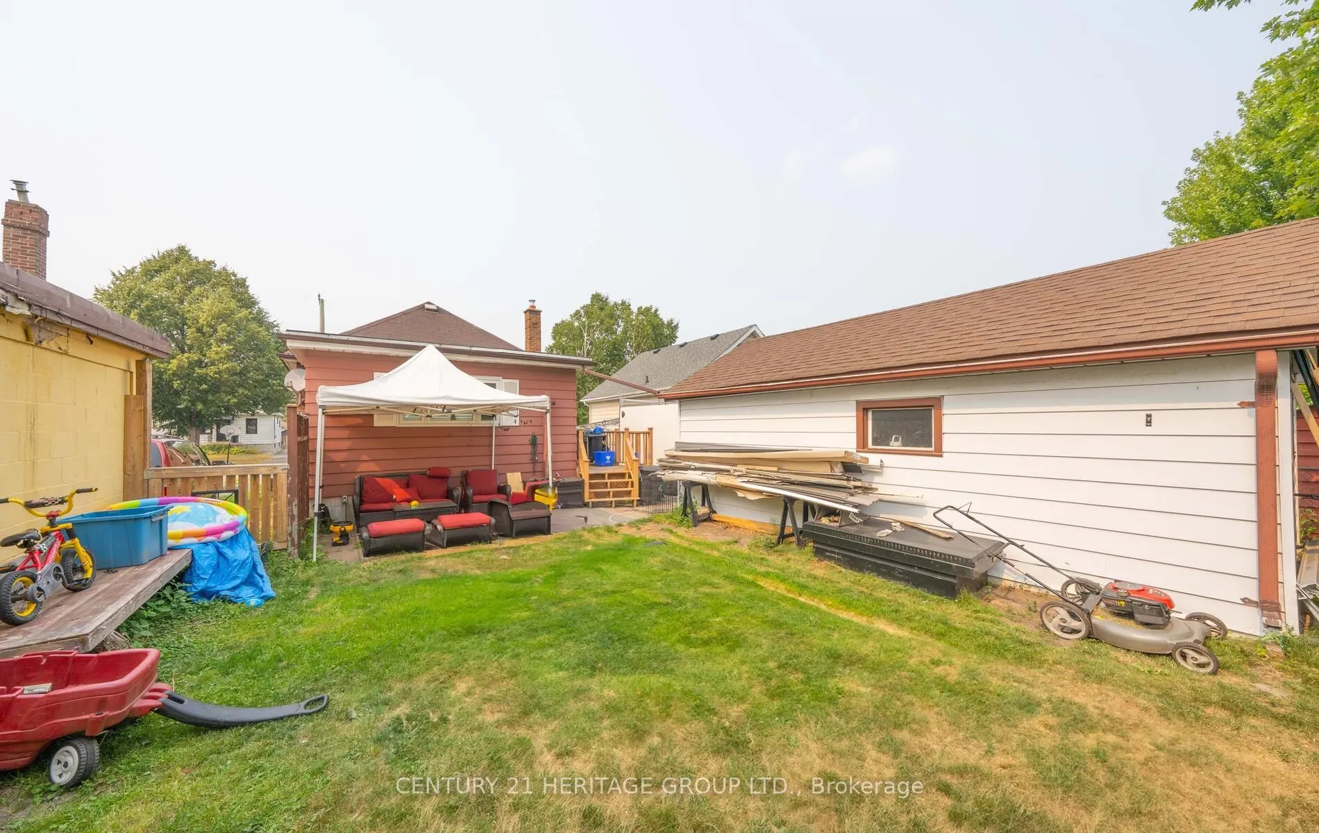 203 Hibbert Avenue