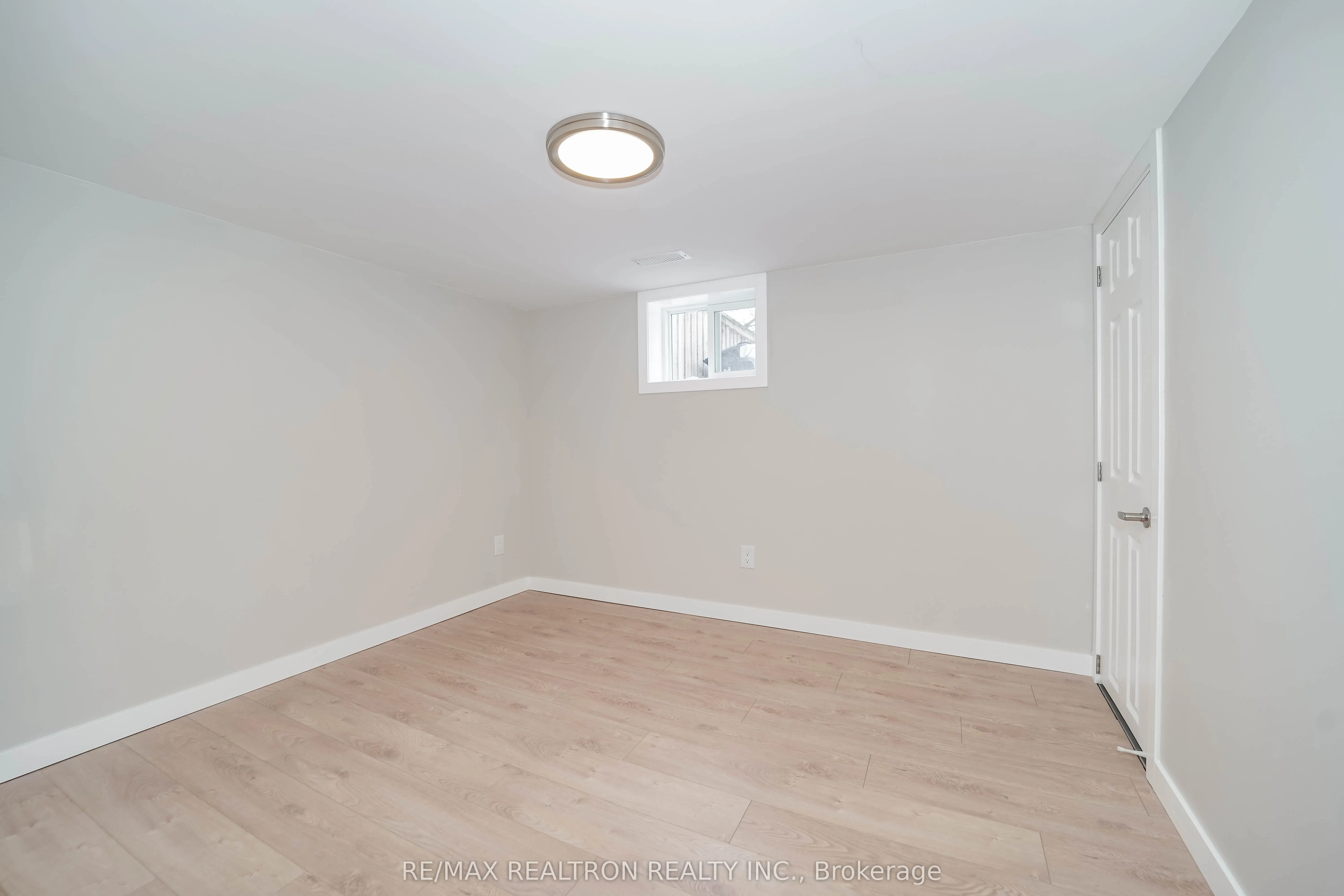 1380 Woodbine Avenue