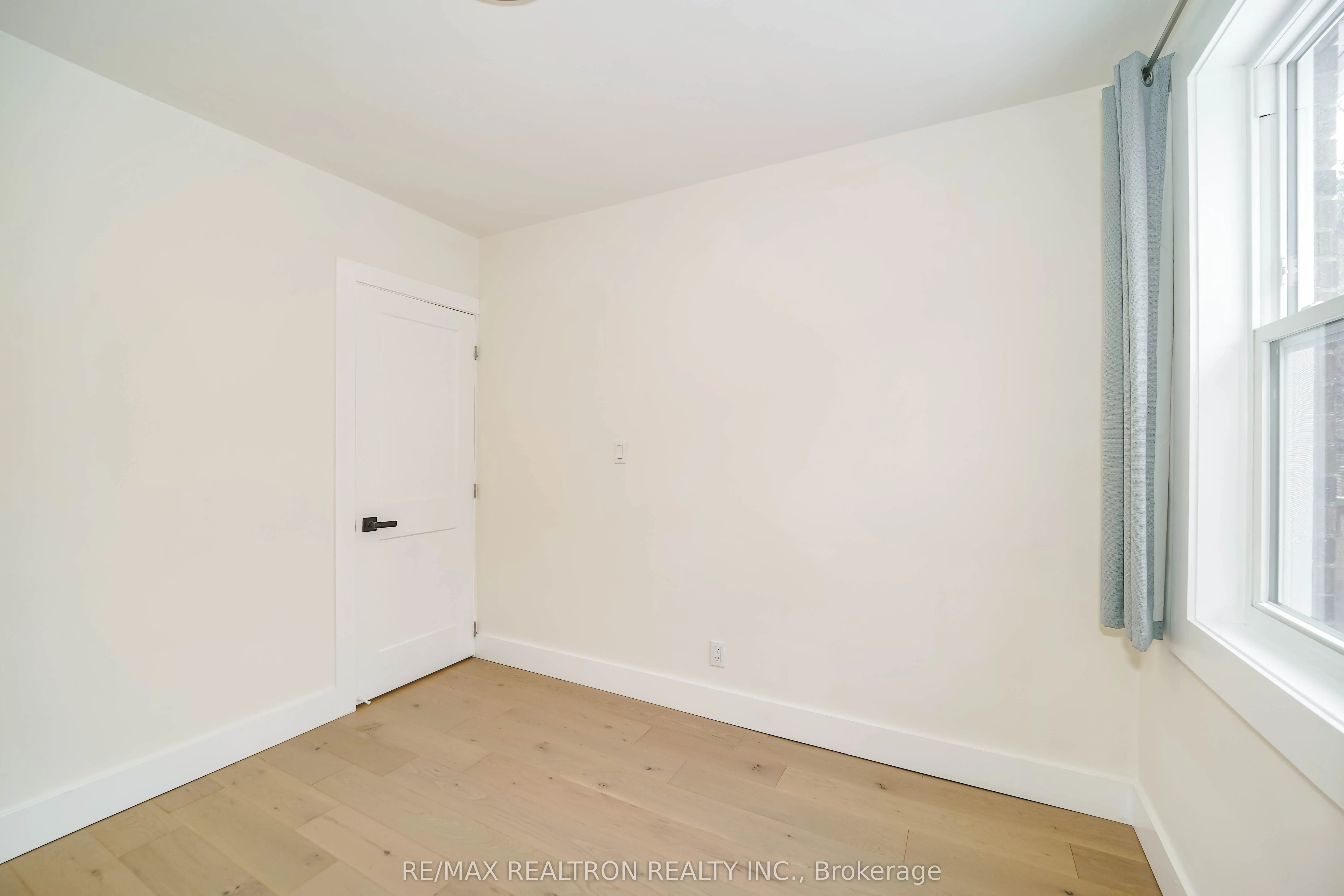 1380 Woodbine Avenue