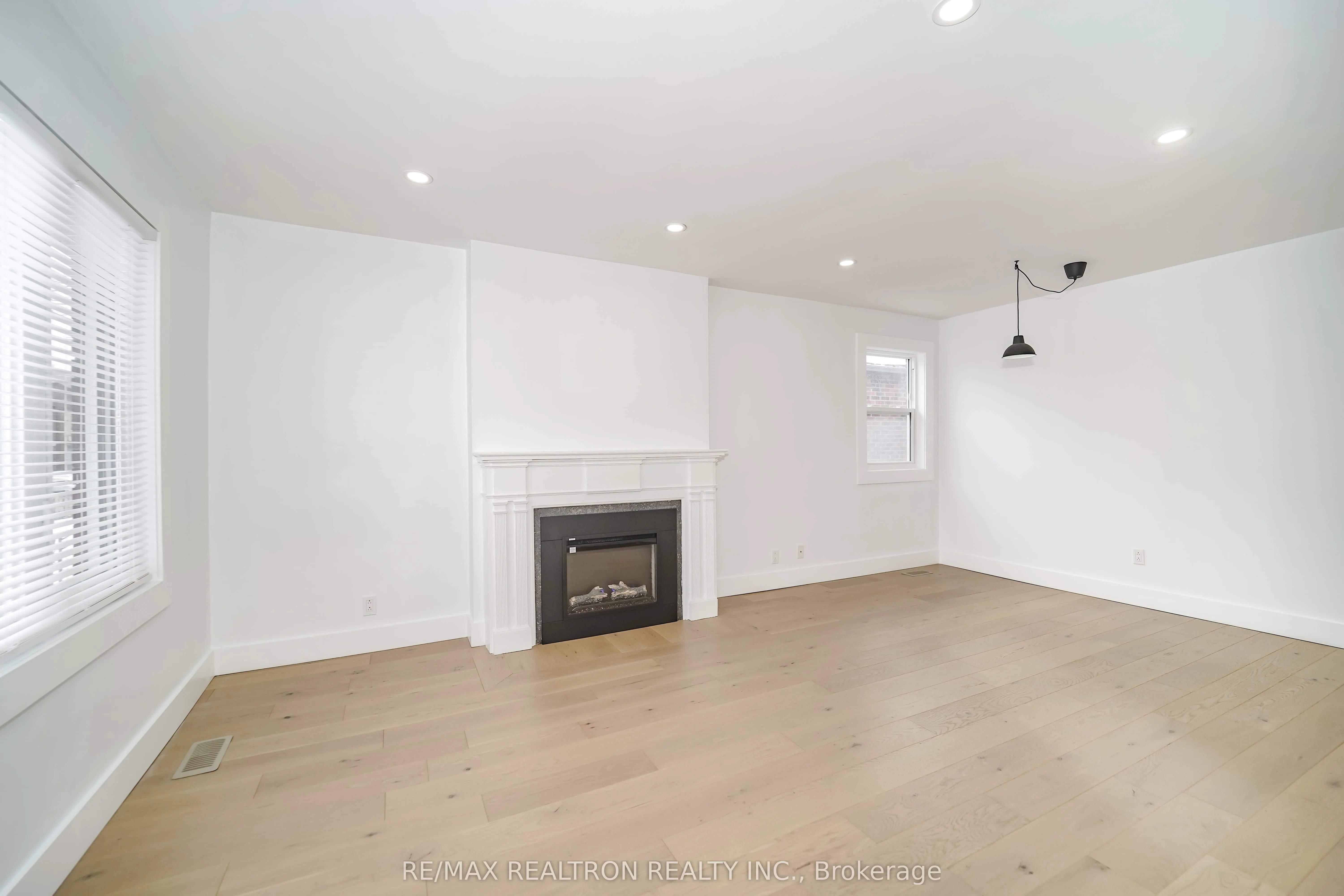 1380 Woodbine Avenue