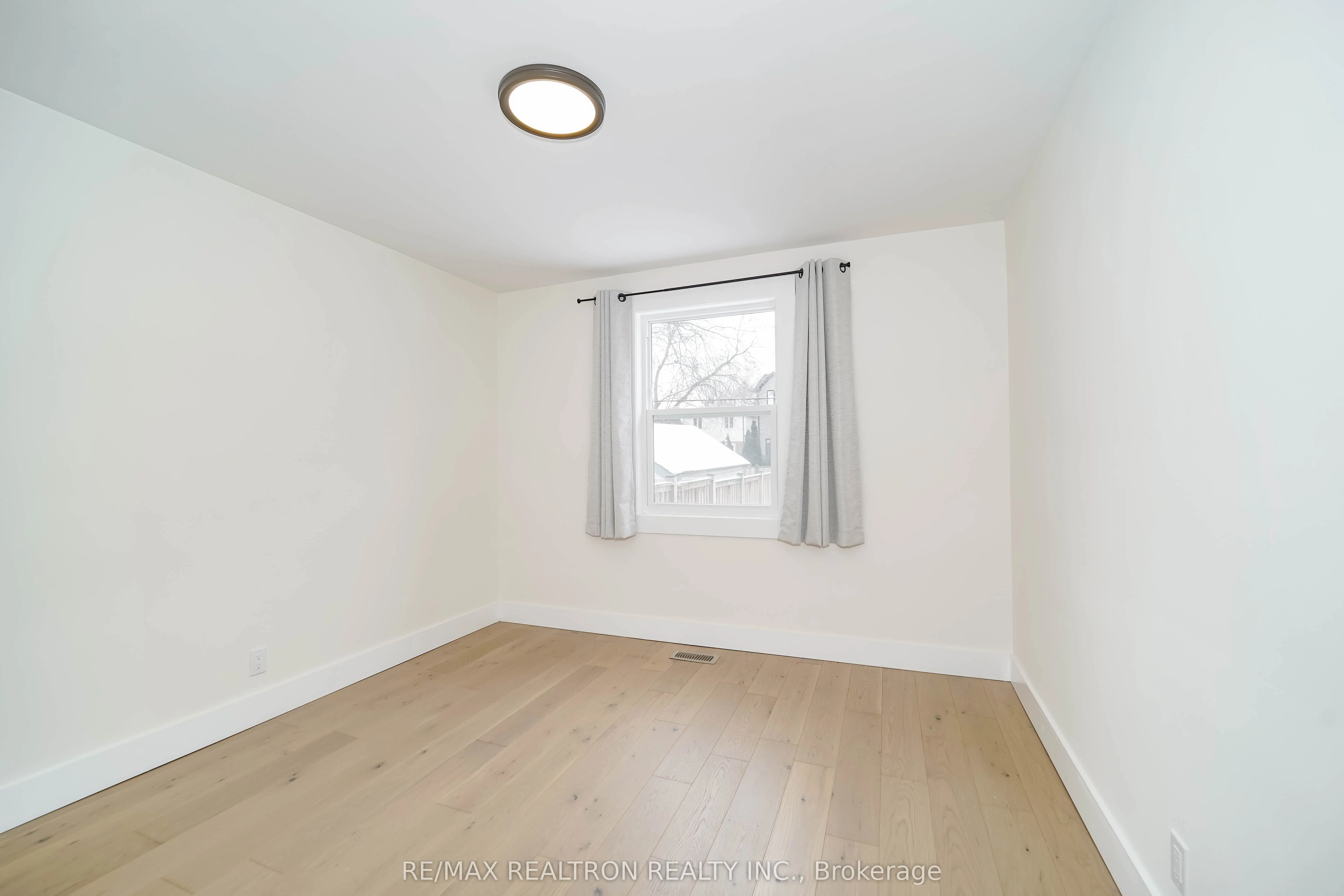 1380 Woodbine Avenue