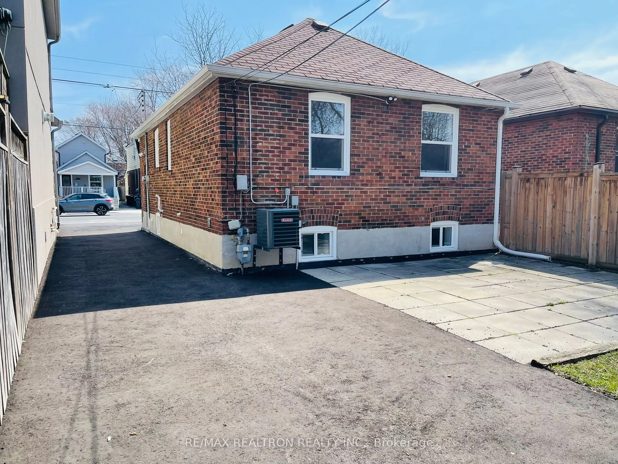 1380 Woodbine Avenue