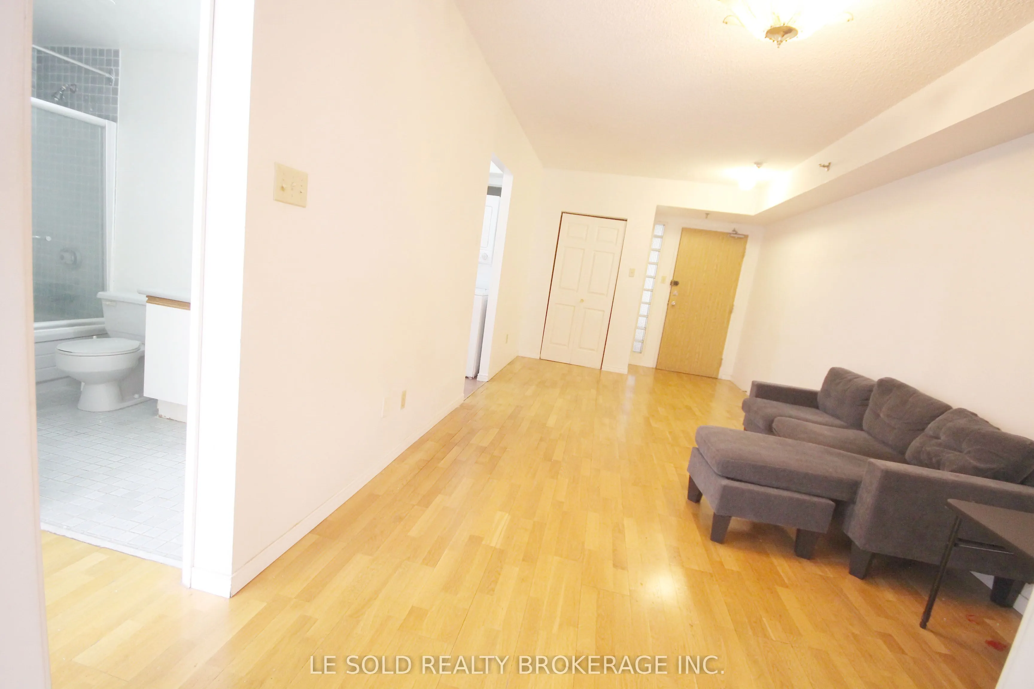 5800 Sheppard Avenue E, #218