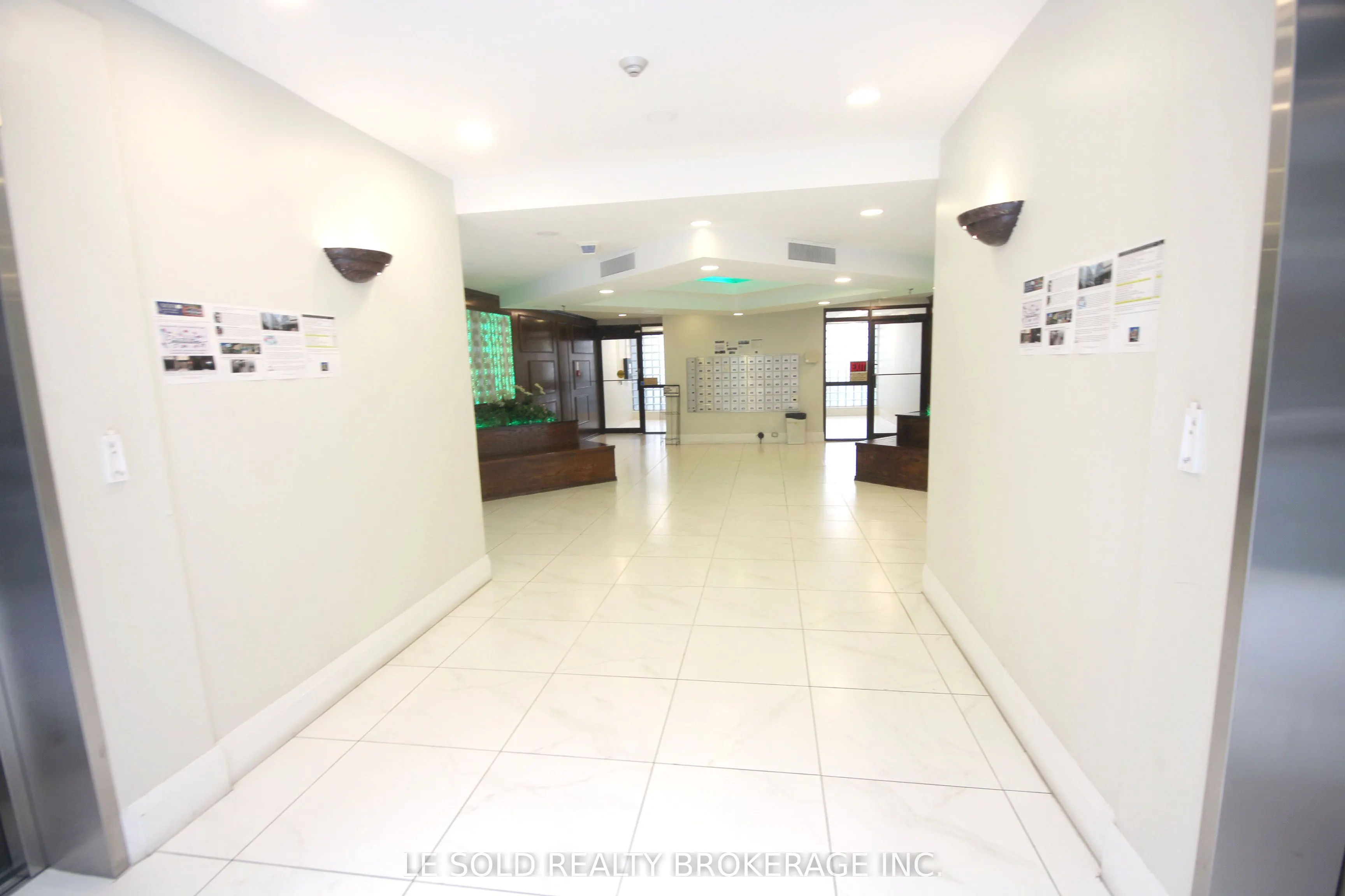 5800 Sheppard Avenue E, #218