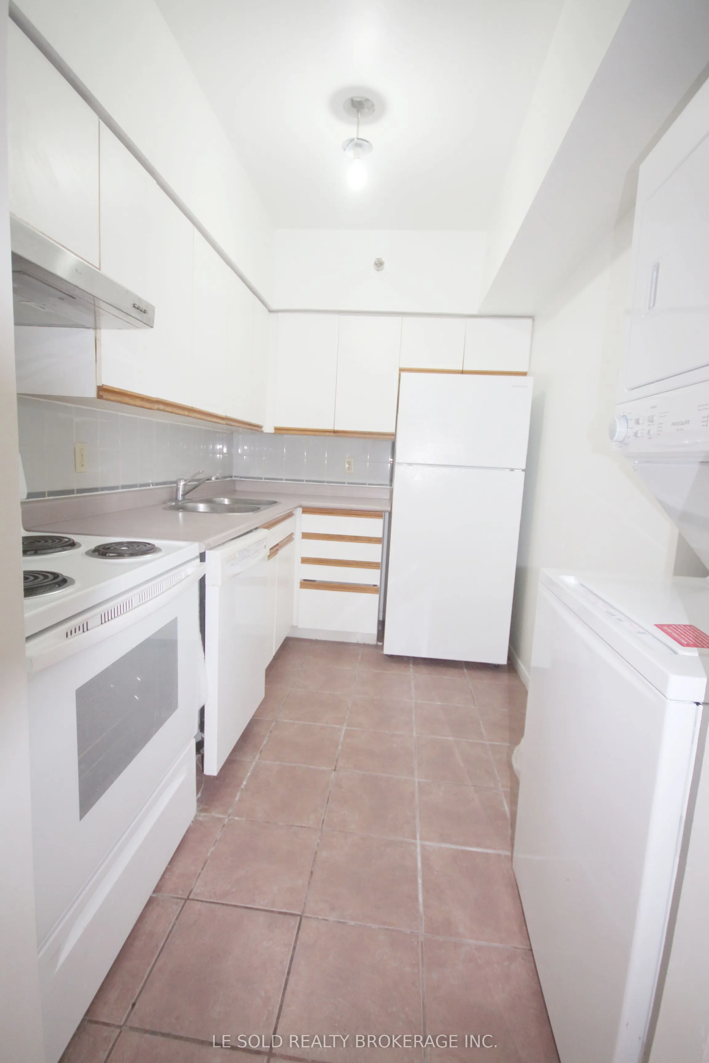 5800 Sheppard Avenue E, #218