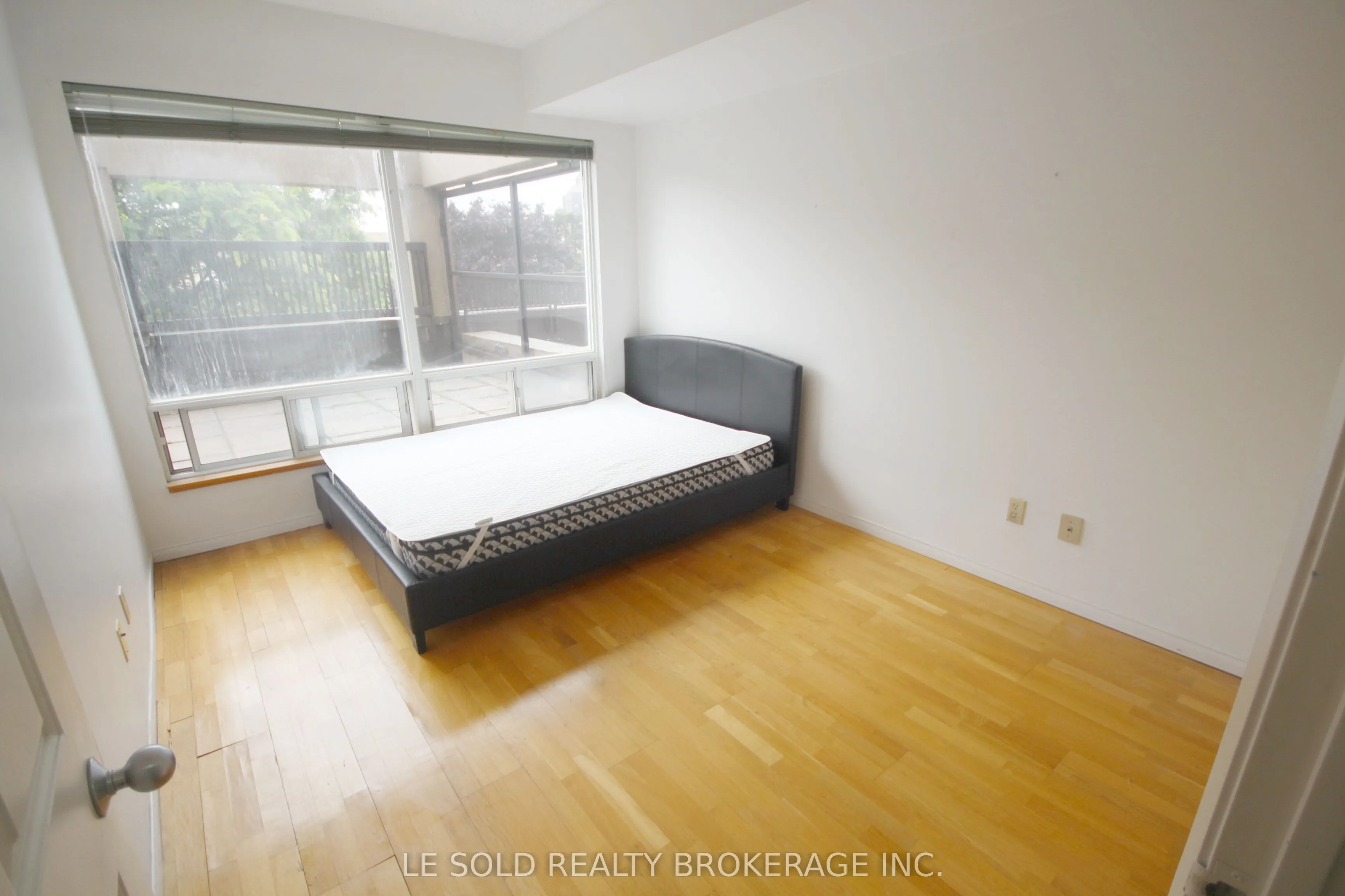 5800 Sheppard Avenue E, #218