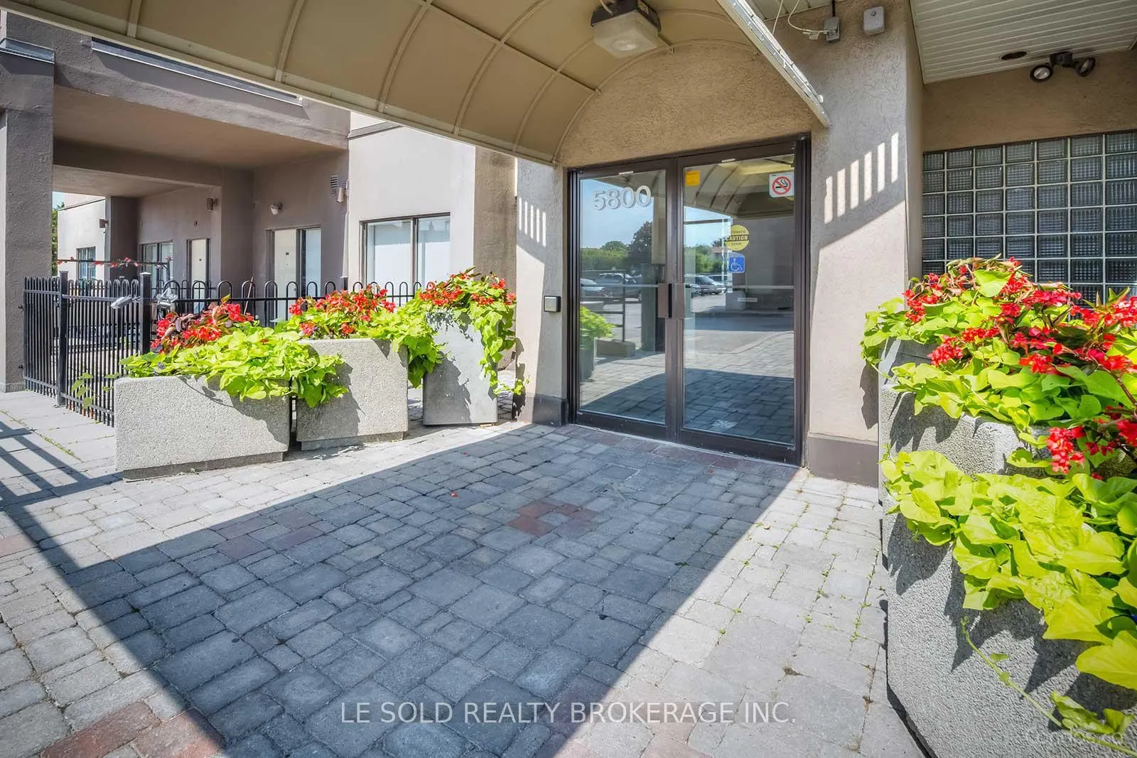 5800 Sheppard Avenue E, #218