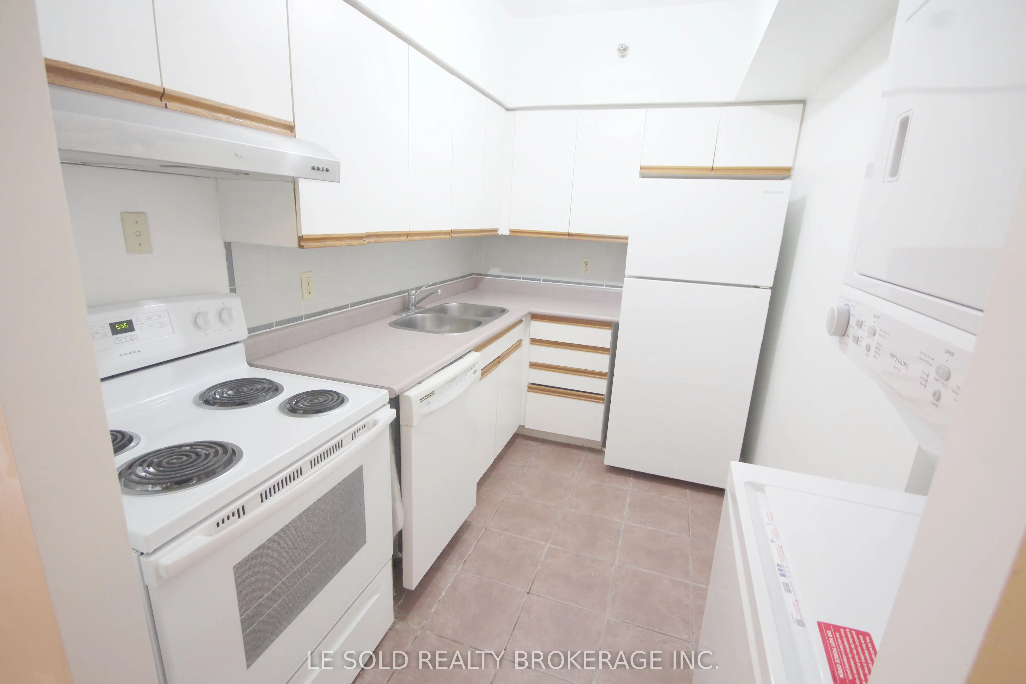 5800 Sheppard Avenue E, #218