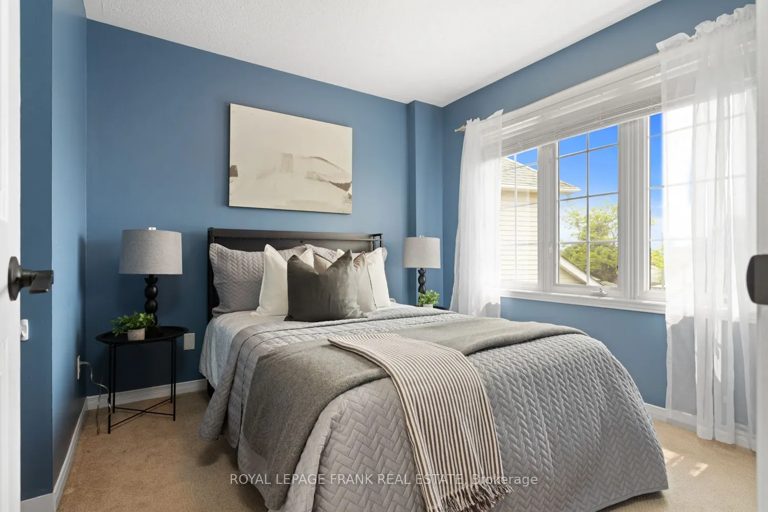 1089 Timberland Crescent