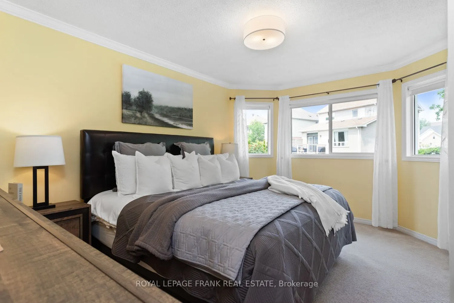 1089 Timberland Crescent