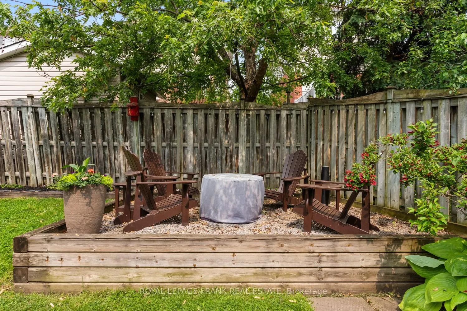 1089 Timberland Crescent