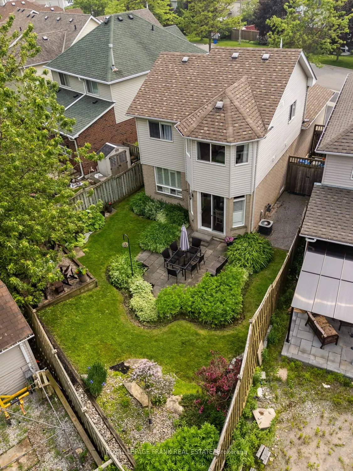 1089 Timberland Crescent