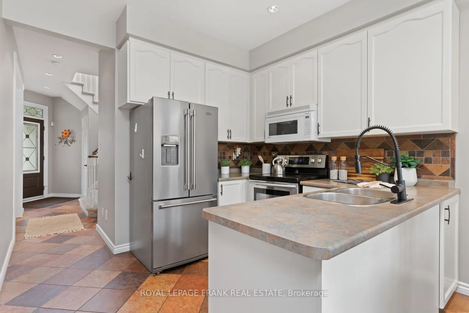 1089 Timberland Crescent