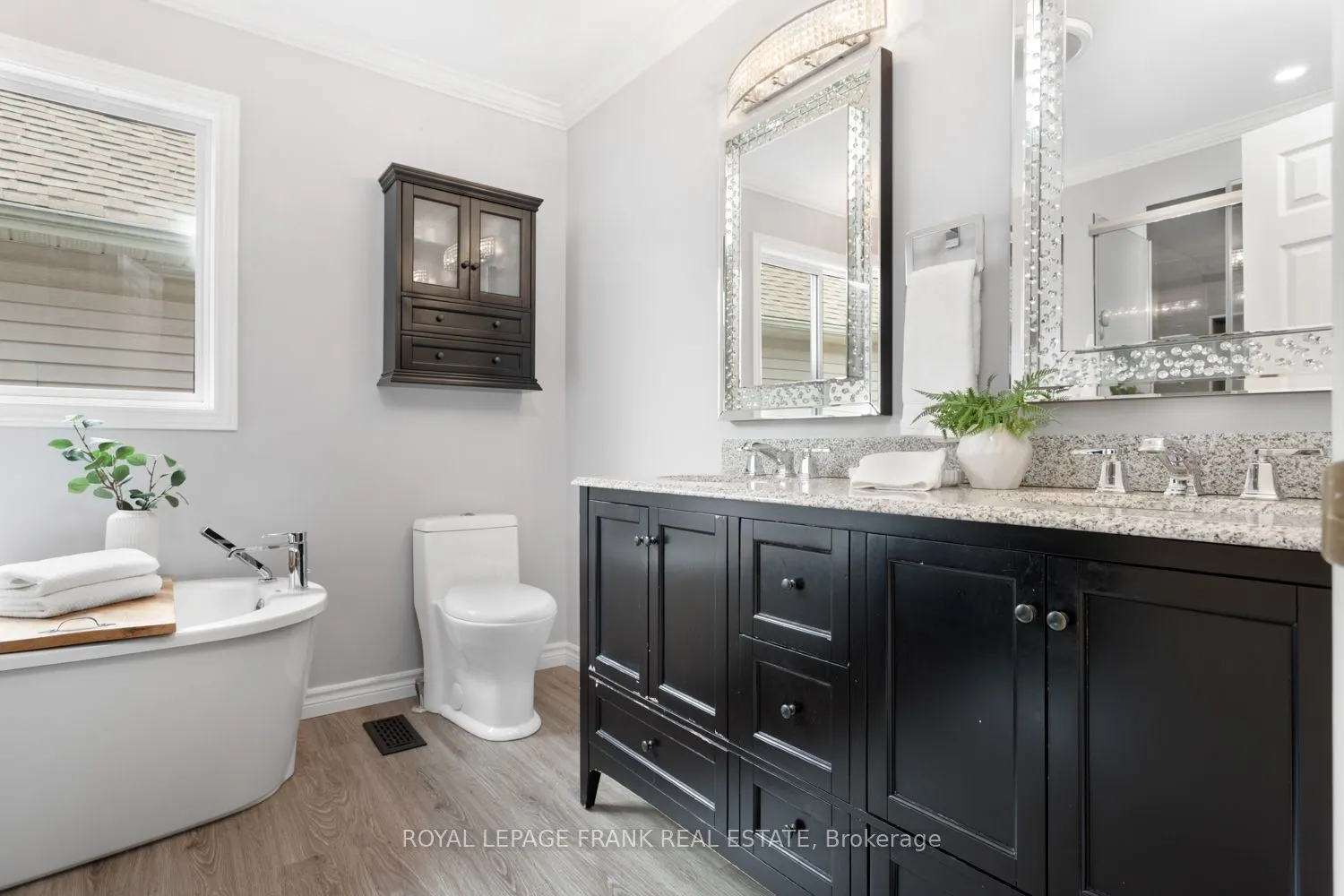 1089 Timberland Crescent