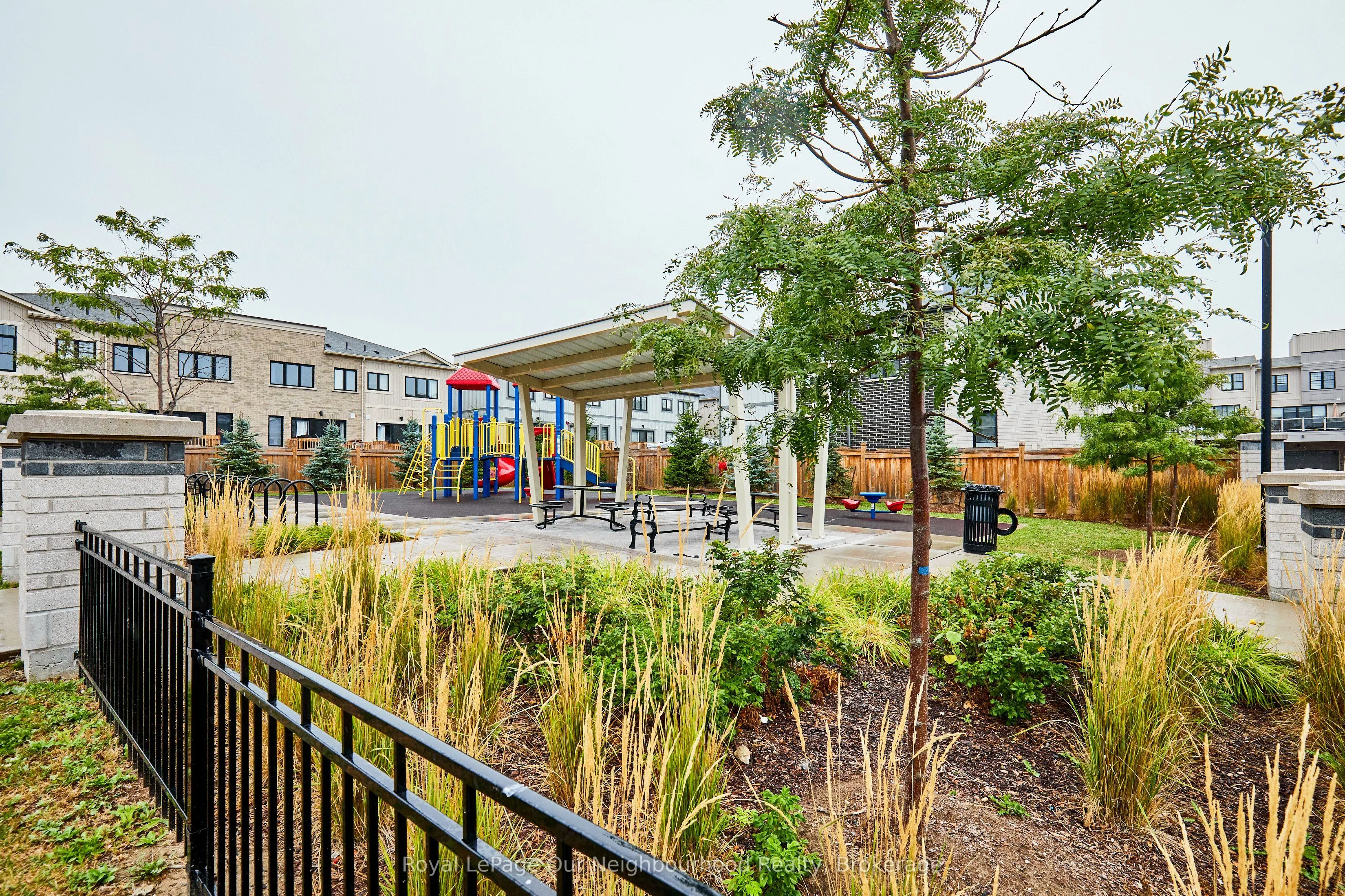 28 Clarington Boulevard
