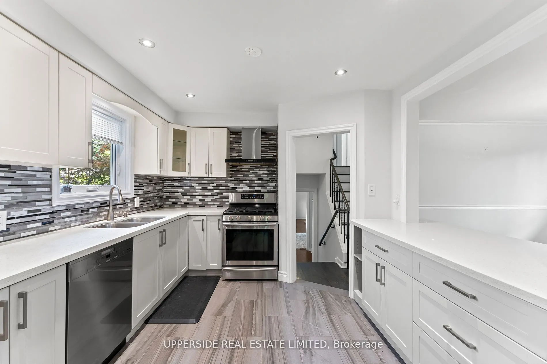 16 Janellan Terrace