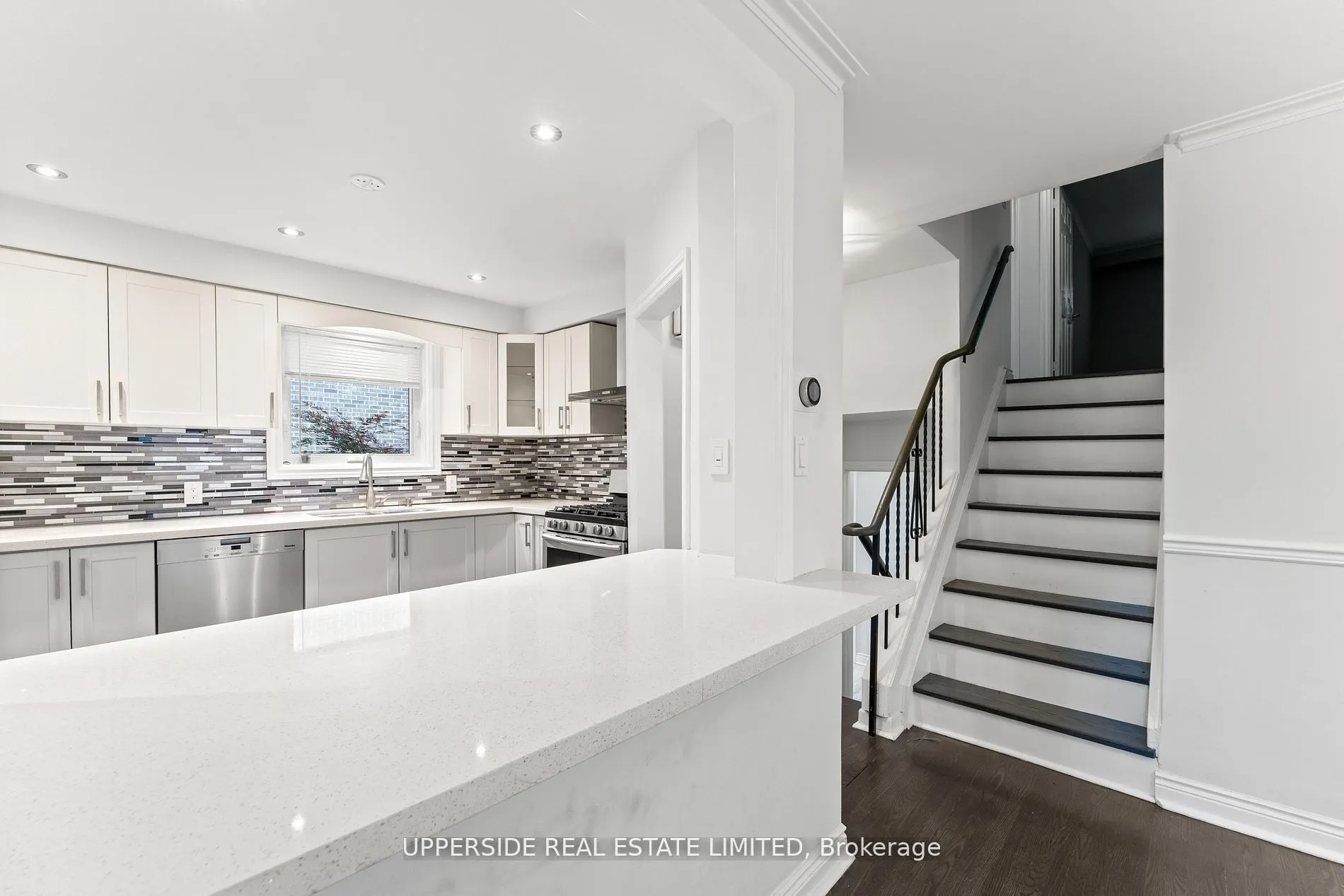 16 Janellan Terrace