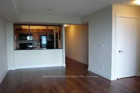 125 Village Green Square, #1305
