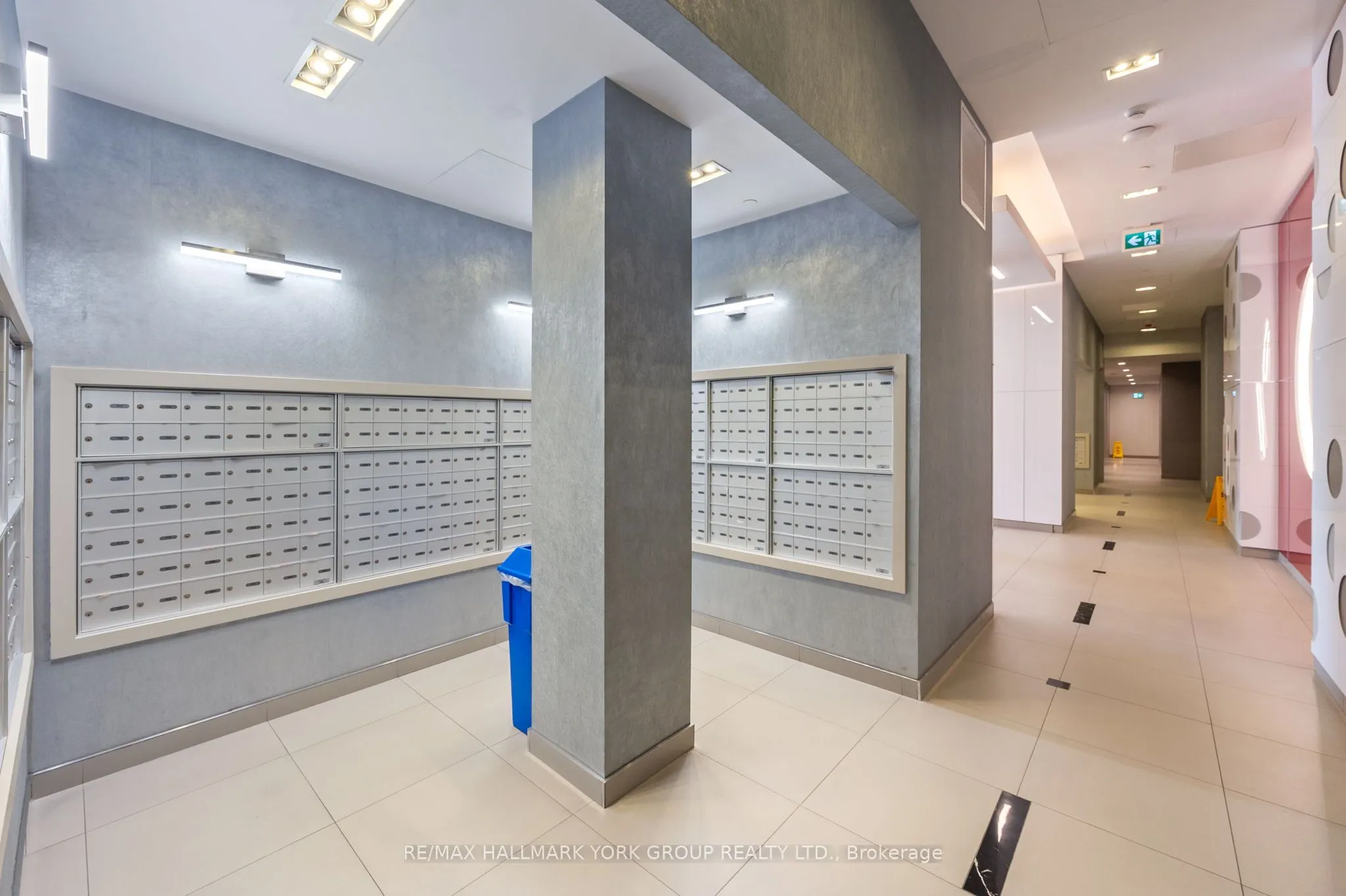 20 Meadowglen Place, #903