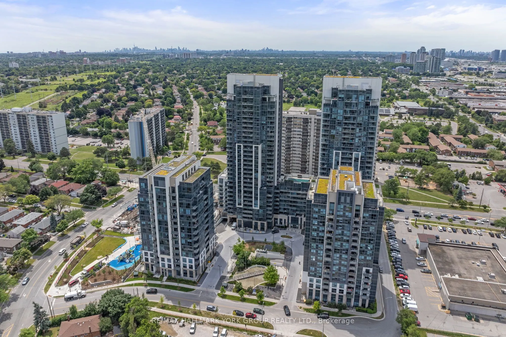20 Meadowglen Place, #903
