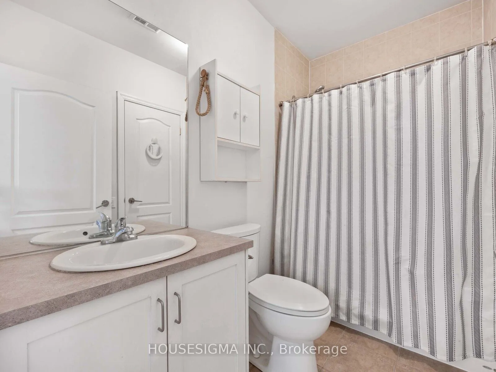 44 Bond Street W, #313