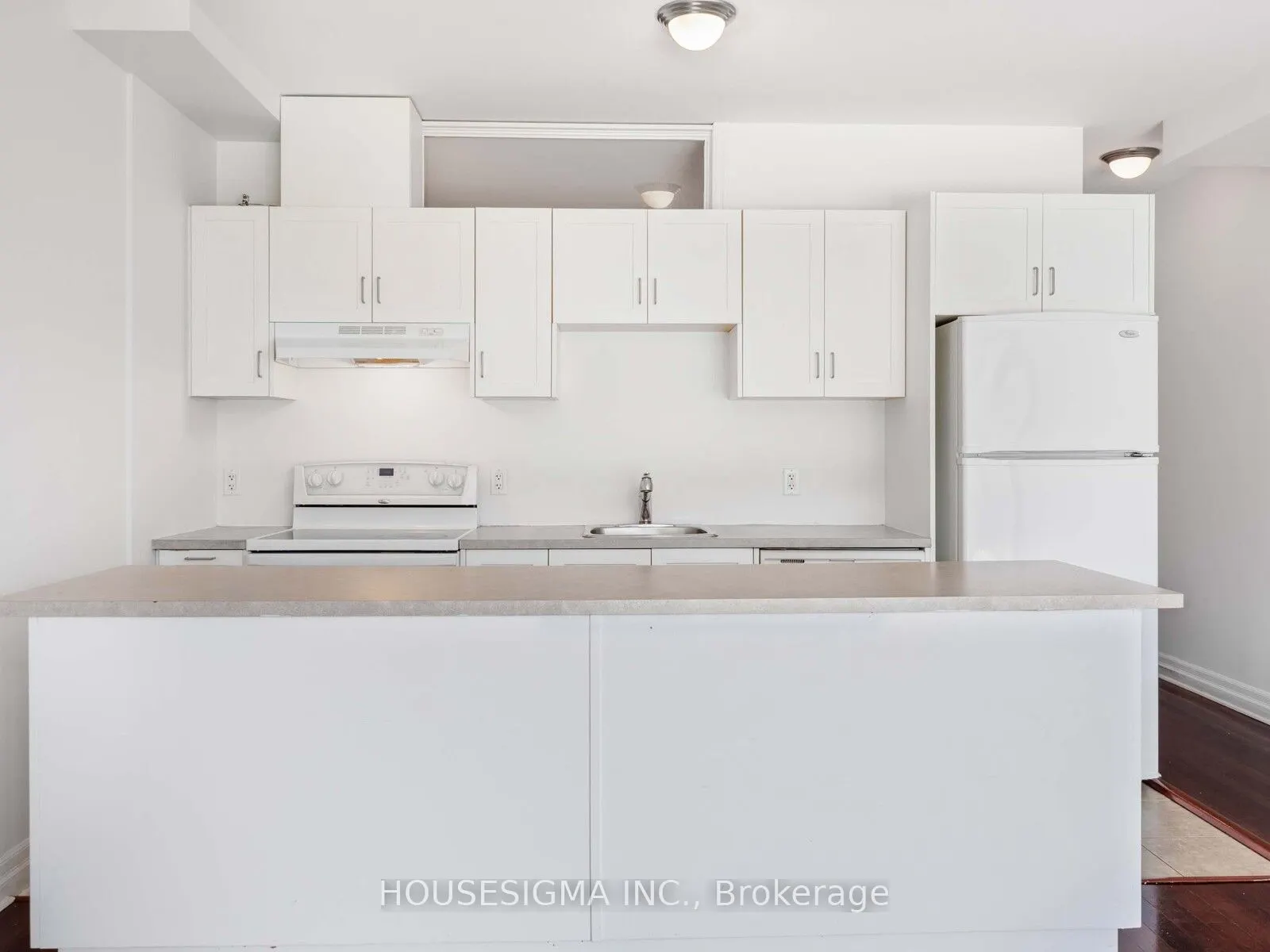 44 Bond Street W, #313