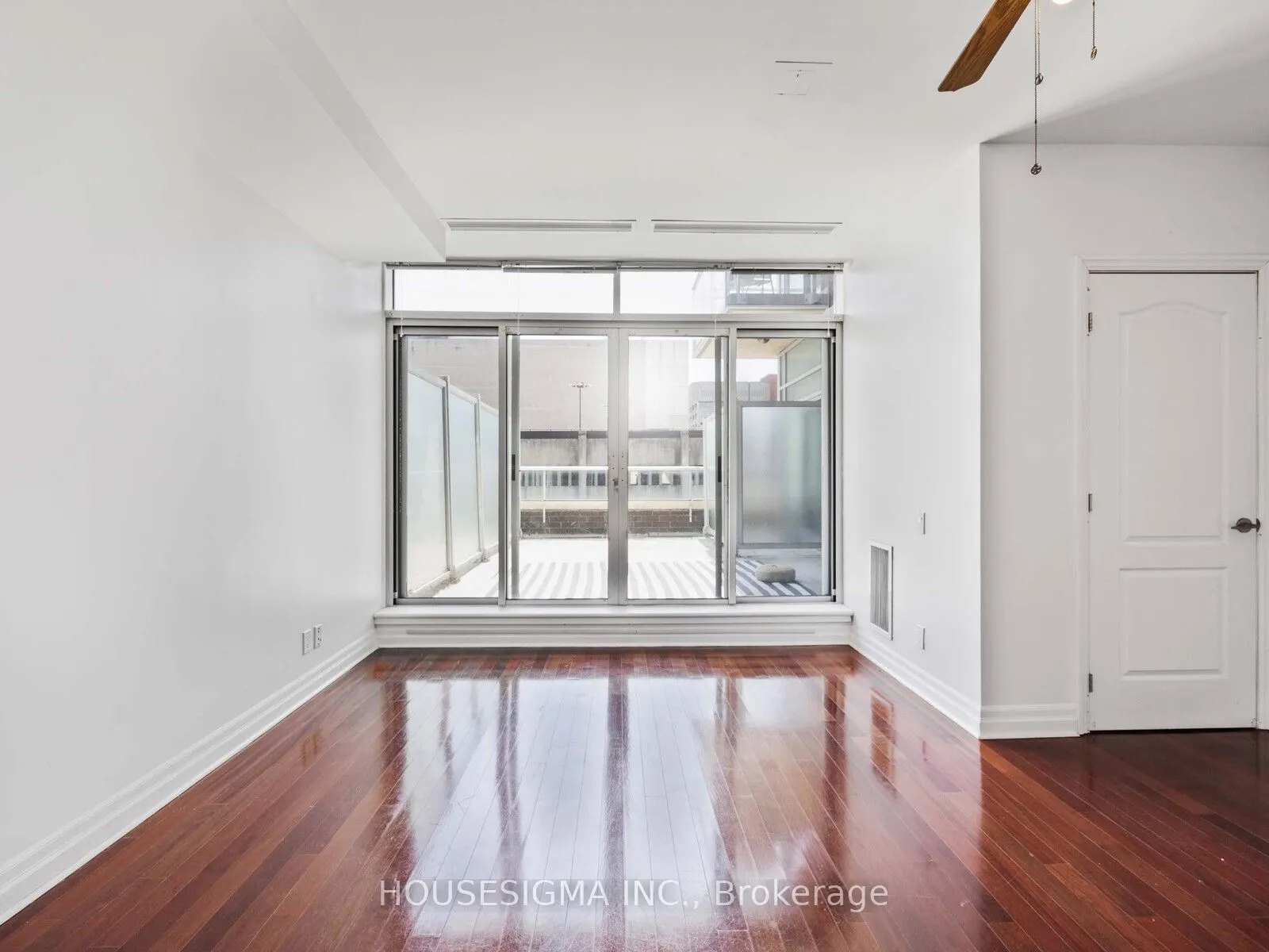 44 Bond Street W, #313