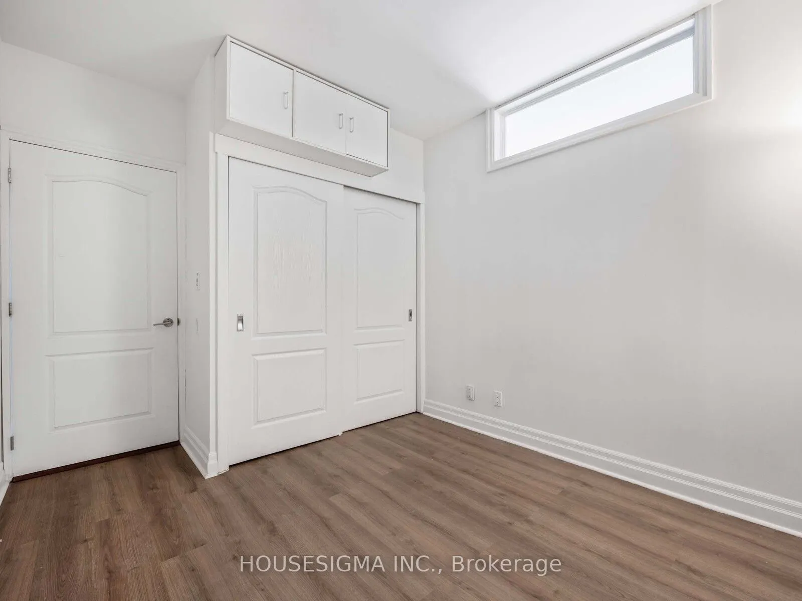 44 Bond Street W, #313