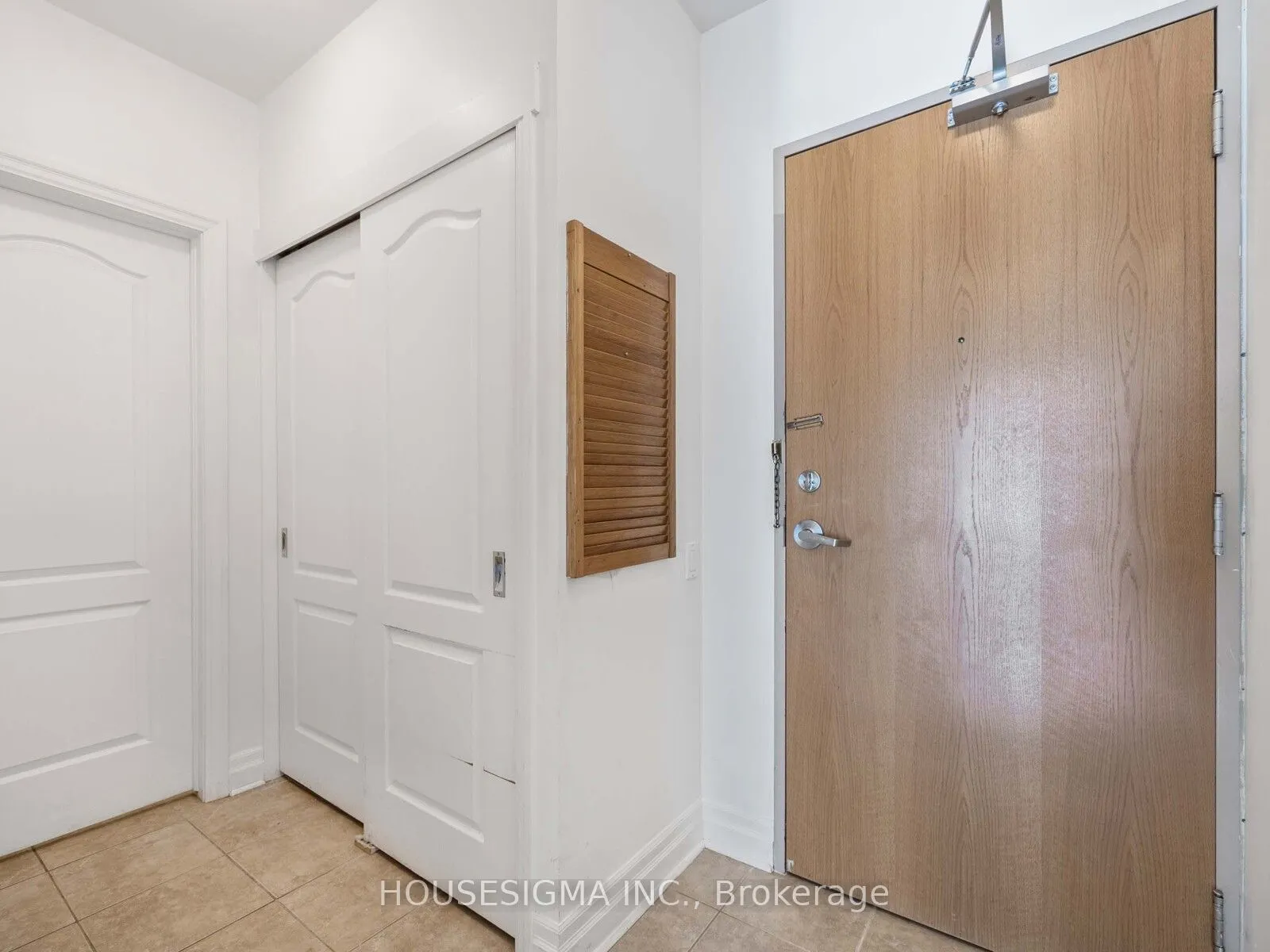 44 Bond Street W, #313