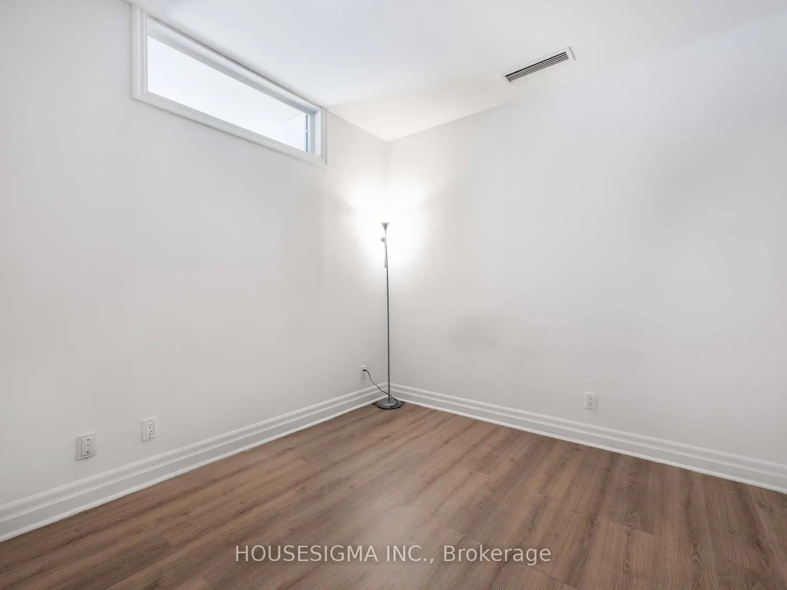 44 Bond Street W, #313