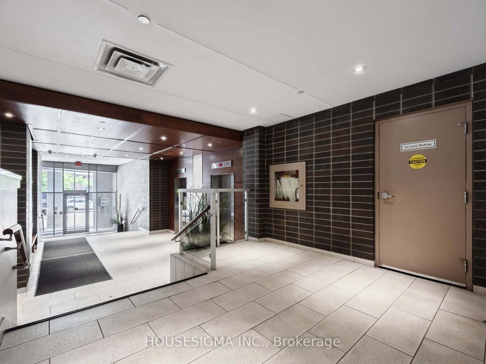 44 Bond Street W, #313