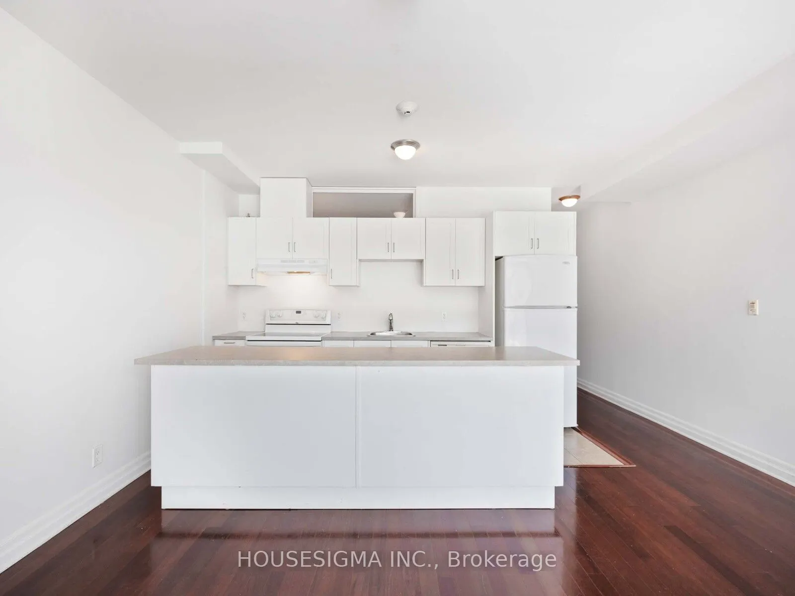 44 Bond Street W, #313