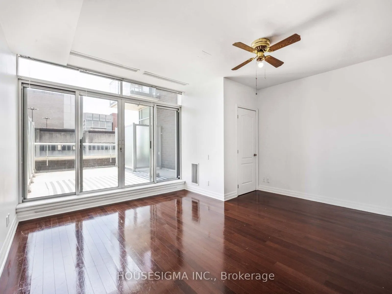 44 Bond Street W, #313