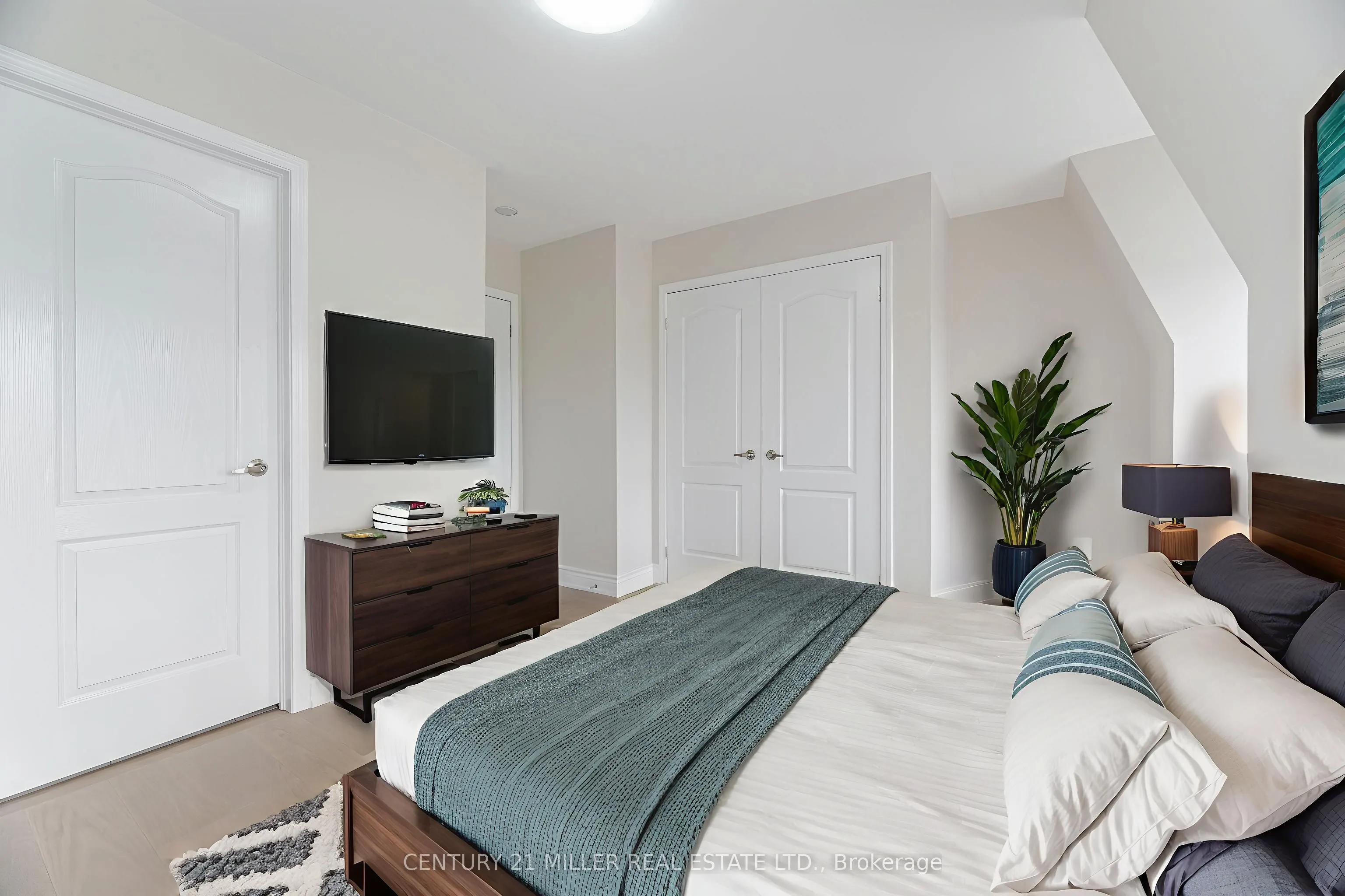 1401 Salem Road N
