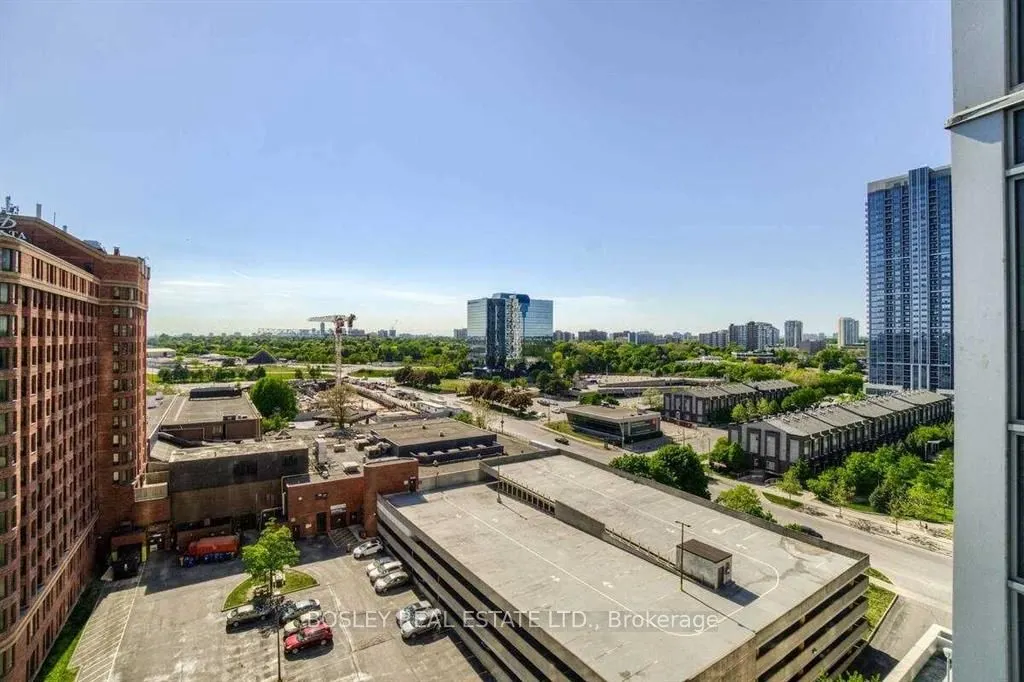 125 Village Green Square, #1108