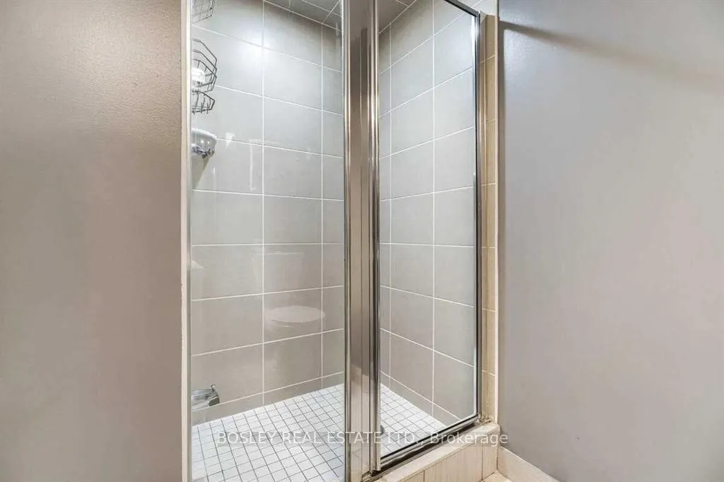 125 Village Green Square, #1108