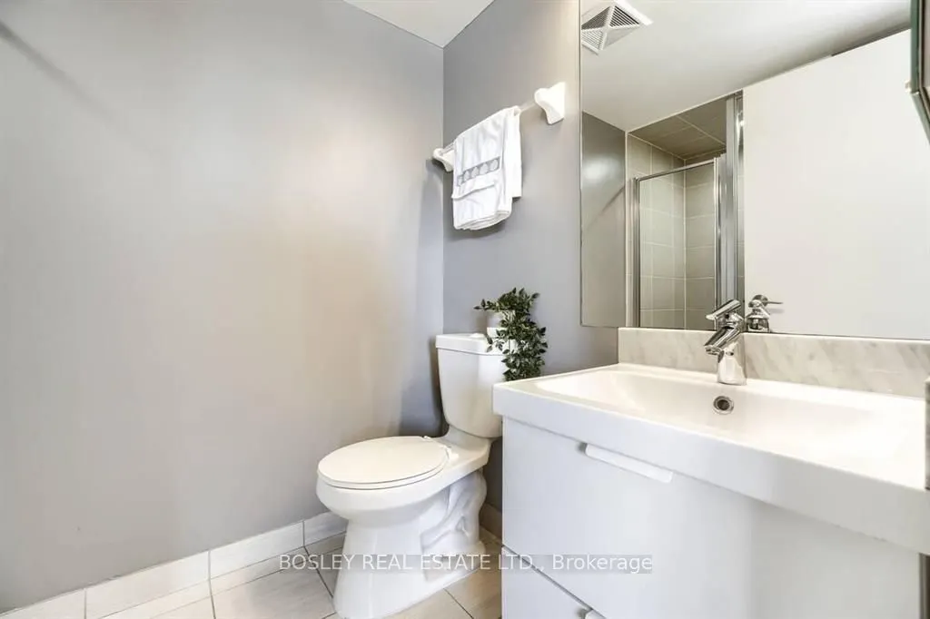125 Village Green Square, #1108
