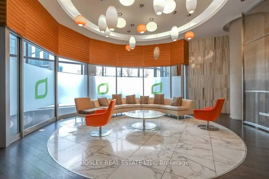 125 Village Green Square, #1108