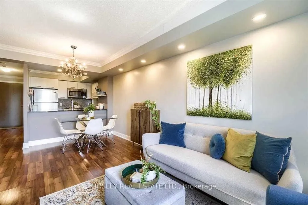 125 Village Green Square, #1108