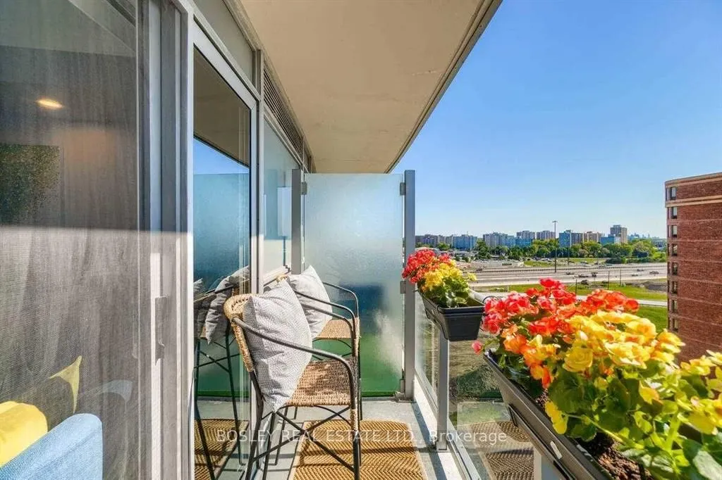 125 Village Green Square, #1108