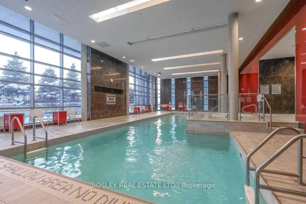 125 Village Green Square, #1108