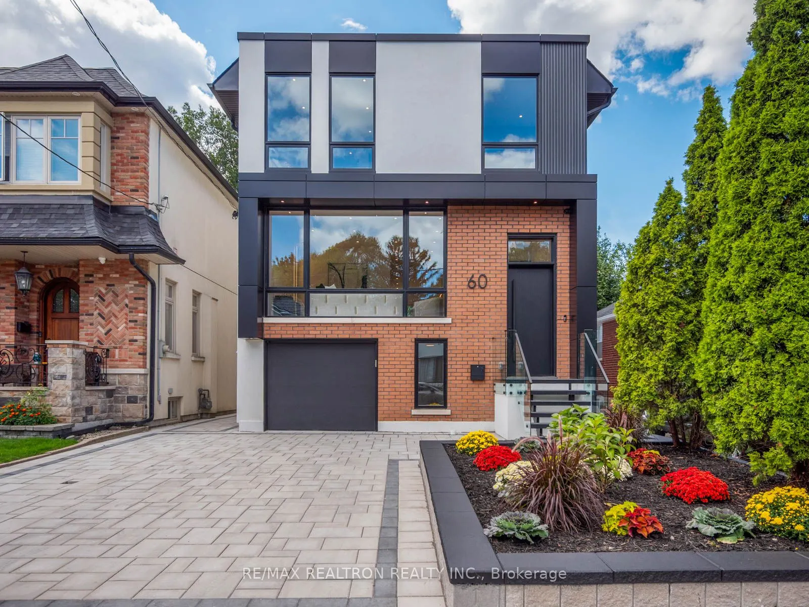 60 ST HUBERT Avenue