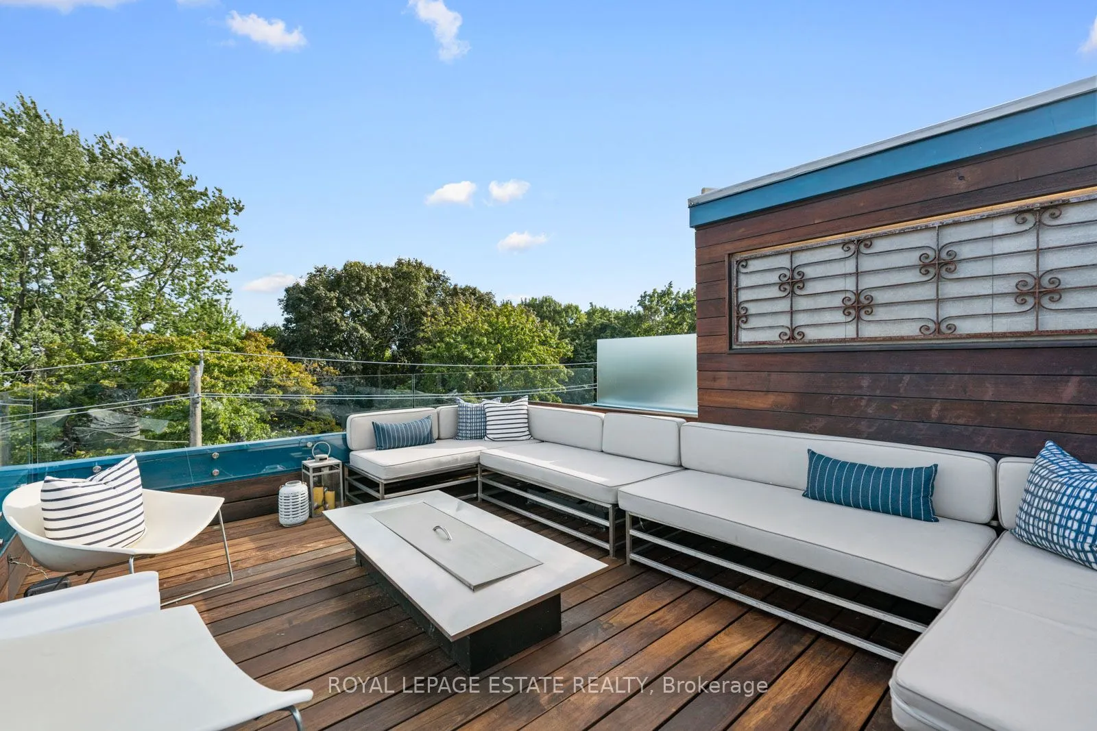 62 Hubbard Boulevard