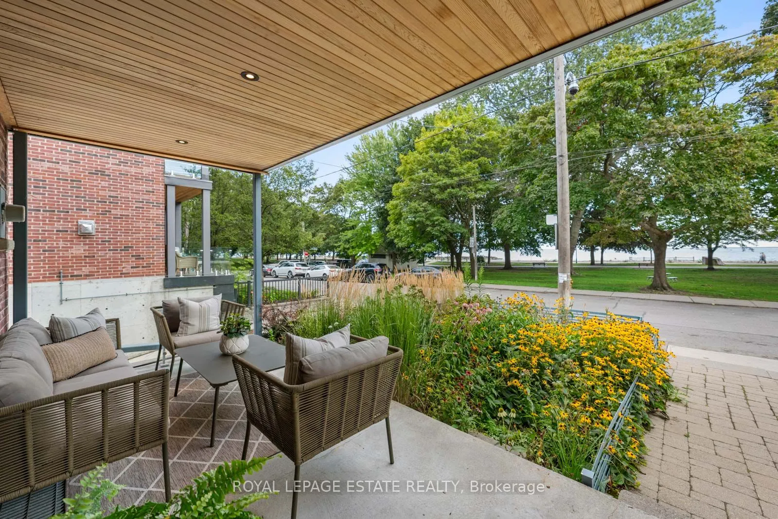 62 Hubbard Boulevard